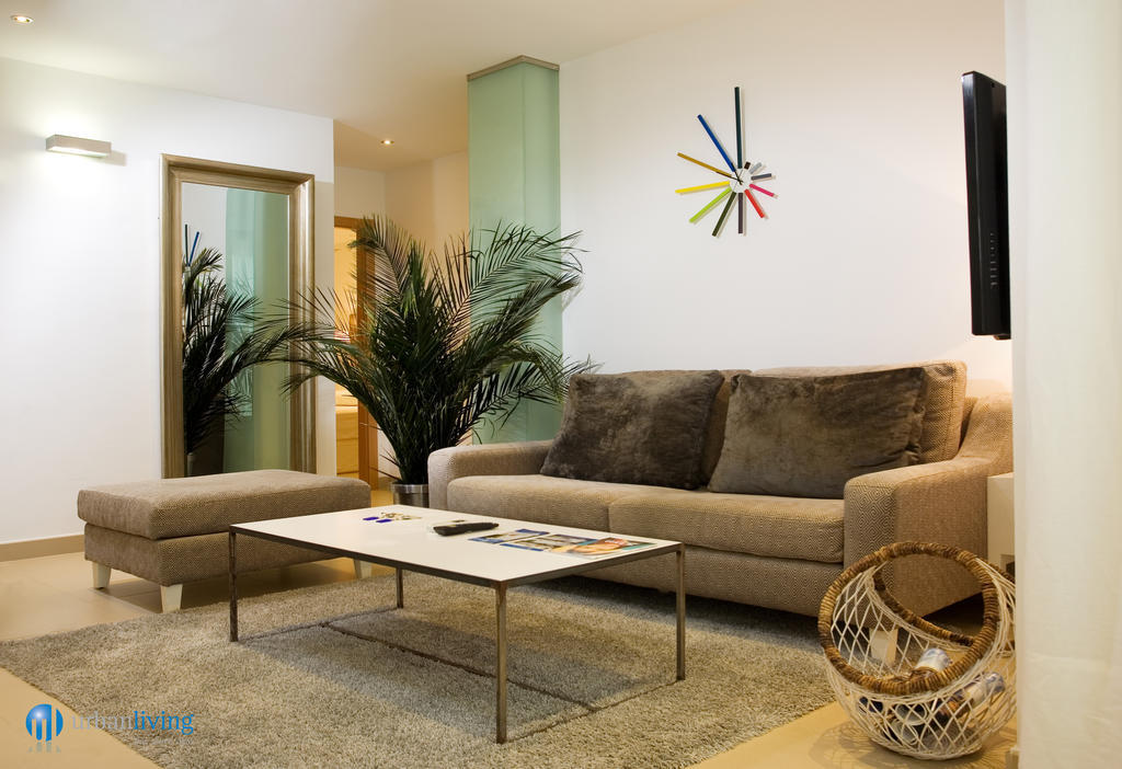 Urbanliving Fajardo Apartment Malaga Room photo